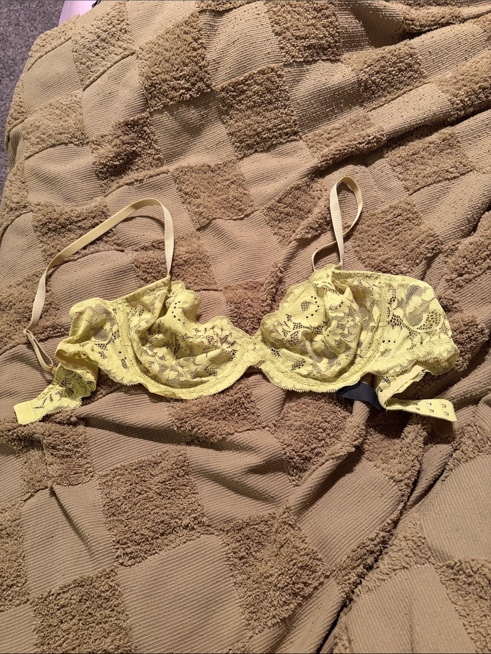 NWOT. Lace Underwire Bra -